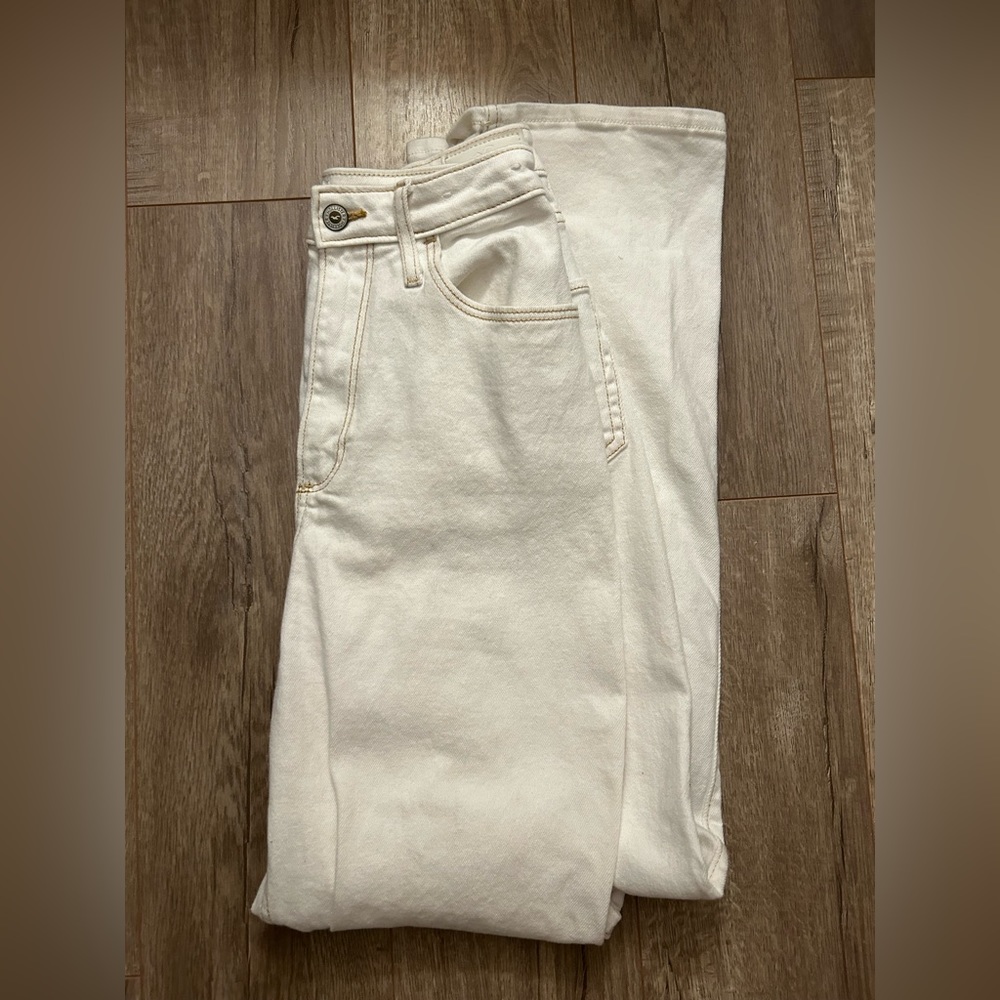 Hollister White Ultra Curvy High Rise Jeans